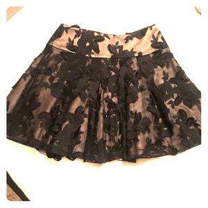 BeBe Floral Mesh A-Line Skirt🖤